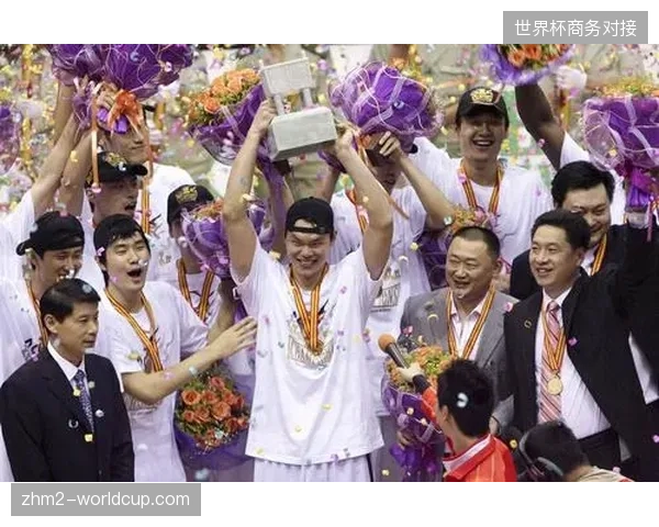 新疆飞虎依靠亚当斯关键球能力，总决赛横扫广东宏远首捧CBA总冠军鼎